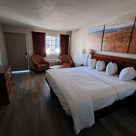 Days Inn By Wyndham Safford, Az Экстерьер фото