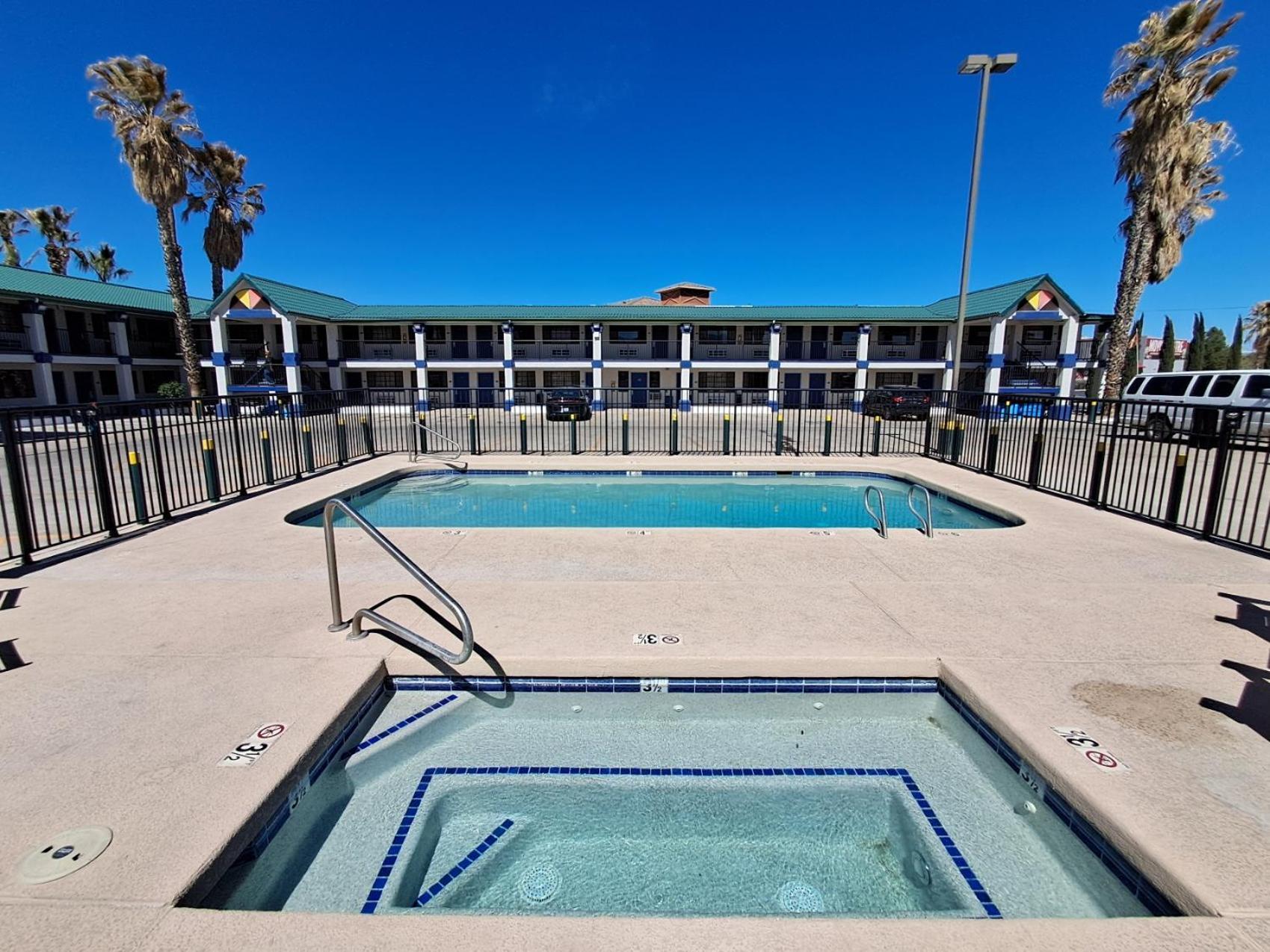 Days Inn By Wyndham Safford, Az Экстерьер фото